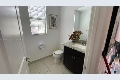 11618 SW 13th Ct, Pembroke Pines, FL 33025 - Photo 13