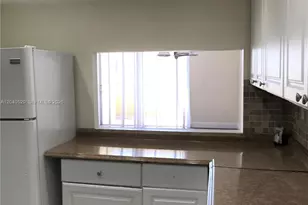 10000 NW 80th Ct, Hialeah Gardens, FL 33016 - Photo 11