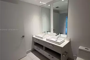 45 SW 9th St, Miami, FL 33130 - Photo 11