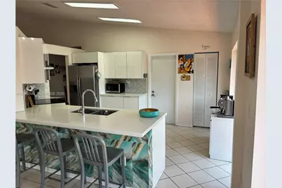 18713 NW 78th Ct, Hialeah, FL 33015 - Photo 3