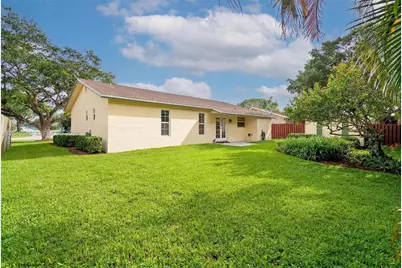 2760 NW 108th Ave, Sunrise, FL 33322 - Photo 39