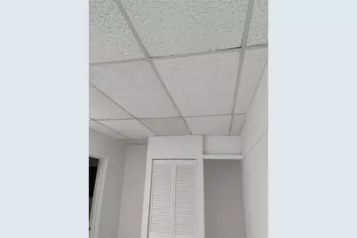 285 NW 27th Ave, Miami, FL 33125 - Photo 7