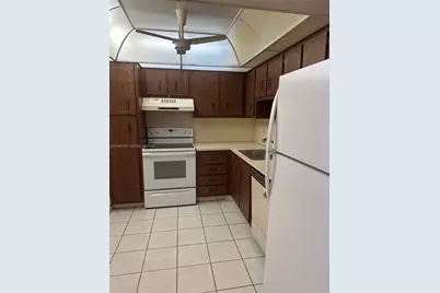 900 Saint Charles Pl #407, Pembroke Pines, FL 33026 - Photo 3