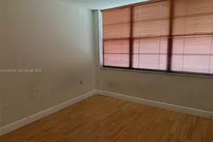 900 St Charles Pl, Pembroke Pines, FL 33026 - Photo 13