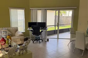 1335 Seagrape Cir, Weston, FL 33326 - Photo 5