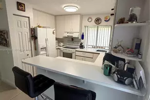 1335 Seagrape Cir, Weston, FL 33326 - Photo 13