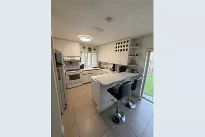 1335 Seagrape Cir, Weston, FL 33326 - Photo 7