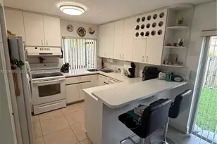 1335 Seagrape Cir, Weston, FL 33326 - Photo 7