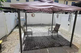 8872 W 35th Ct, Hialeah, FL 33018 - Photo 13