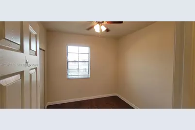 8872 W 35th Ct, Hialeah, FL 33018 - Photo 23