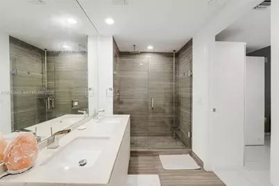 1010 Brickell Ave #3007, Miami, FL 33131 - Photo 11