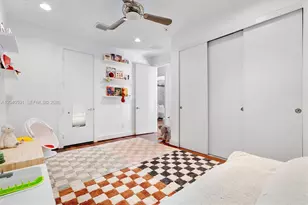 547 NE 59th St, Miami, FL 33137 - Photo 17