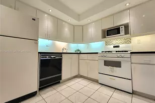 2030 S Ocean Dr, Hallandale Beach, FL 33009 - Photo 9