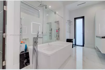 13052 NW 102nd Ave, Hialeah Gardens, FL 33018 - Photo 25