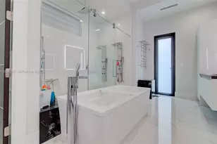 13052 NW 102nd Ave, Hialeah Gardens, FL 33018 - Photo 25