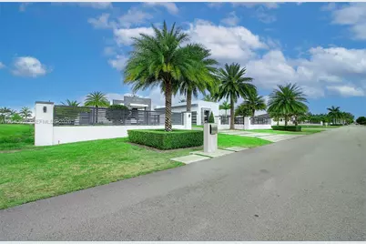13052 NW 102nd Ave, Hialeah Gardens, FL 33018 - Photo 3