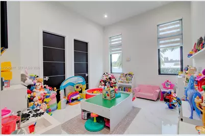13052 NW 102nd Ave, Hialeah Gardens, FL 33018 - Photo 31