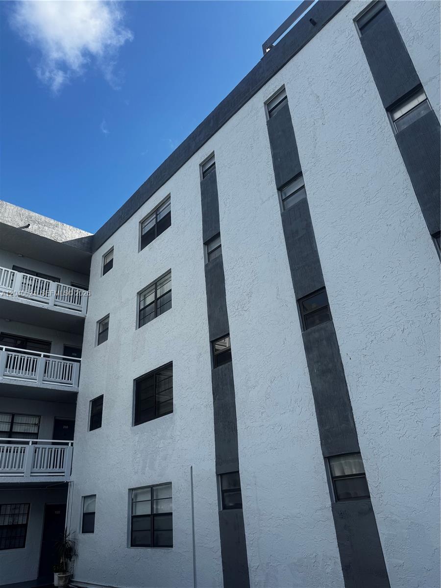 13500 NE 3rd Ct #120 - 13500 NE 3rd Ct #120, North Miami, FL 33161 Luxury Property | Jose Angel Pina