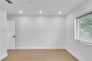 337 W 28th St, Miami Beach, FL 33140 - Photo 29