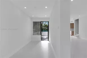 337 W 28th St, Miami Beach, FL 33140 - Photo 15