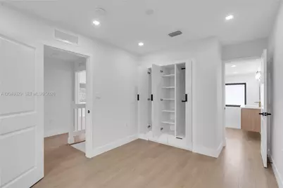 337 W 28th St, Miami Beach, FL 33140 - Photo 31