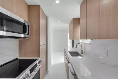 337 W 28th St, Miami Beach, FL 33140 - Photo 7