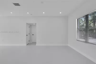 337 W 28th St, Miami Beach, FL 33140 - Photo 13