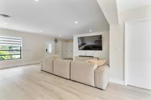 885 Azalea Ct, Plantation, FL 33317 - Photo 11