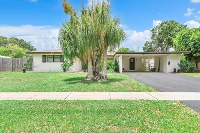 885 Azalea Ct, Plantation, FL 33317 - Photo 3