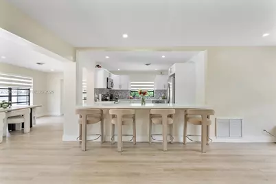 885 Azalea Ct, Plantation, FL 33317 - Photo 19