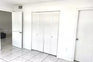 444 SW 4th St, Miami, FL 33130 - Photo 25