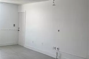 5625 W 20th Ave, Hialeah, FL 33012 - Photo 5