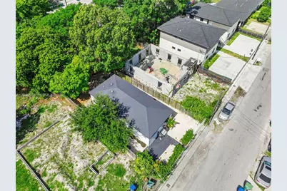 1820 NW 63rd St, Miami, FL 33147 - Photo 31