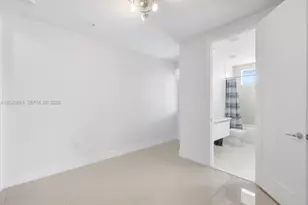 10471 NW 66th St, Doral, FL 33178 - Photo 13