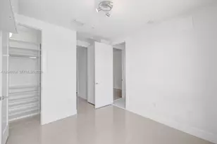 10471 NW 66th St, Doral, FL 33178 - Photo 5