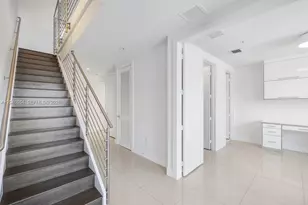 10471 NW 66th St, Doral, FL 33178 - Photo 7
