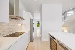 10471 NW 66th St, Doral, FL 33178 - Photo 39