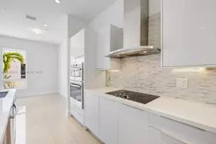 10471 NW 66th St, Doral, FL 33178 - Photo 25