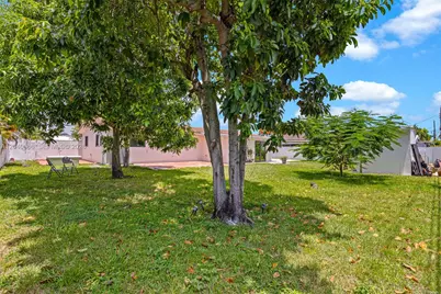 7701 W 16th Ct, Hialeah, FL 33014 - Photo 31