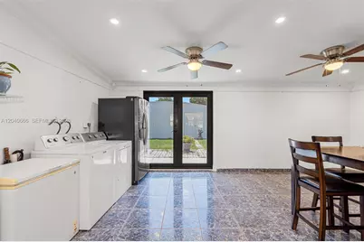 7701 W 16th Ct, Hialeah, FL 33014 - Photo 15