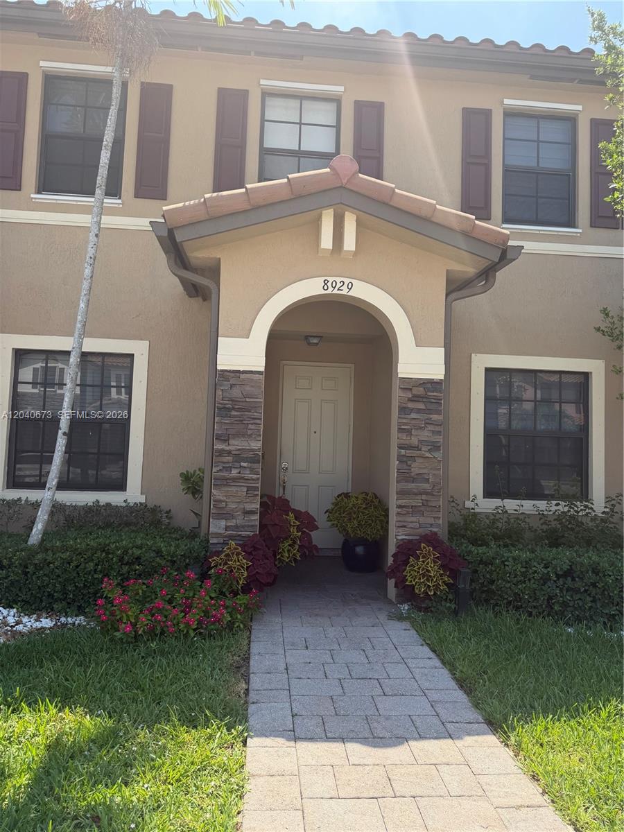 8929 W 35th Way - 8929 W 35th Way, Hialeah, FL 33018 Luxury Property | Jose Angel Pina