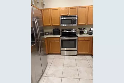 8929 W 35th Way, Hialeah, FL 33018 - Photo 3