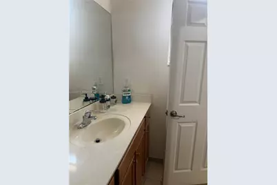 8929 W 35th Way, Hialeah, FL 33018 - Photo 21