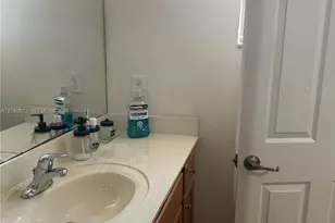 8929 W 35th Way, Hialeah, FL 33018 - Photo 21