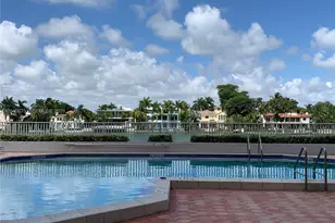 5700 Collins Ave, Miami Beach, FL 33140 - Photo 25