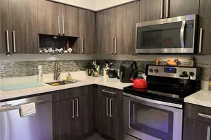 5700 Collins Ave, Miami Beach, FL 33140 - Photo 9