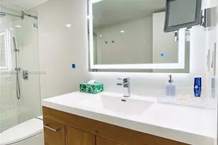5701 Collins Ave, Miami Beach, FL 33140 - Photo 17