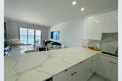5701 Collins Ave #PH08, Miami Beach, FL 33140 - Photo 11