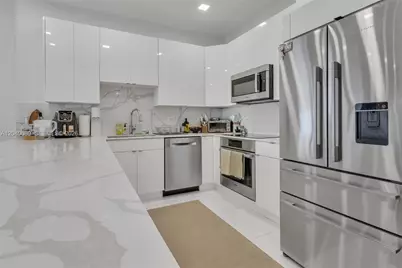5701 Collins Ave #PH08, Miami Beach, FL 33140 - Photo 7