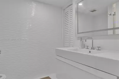 5701 Collins Ave #PH08, Miami Beach, FL 33140 - Photo 25